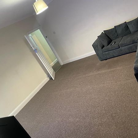 Welcome To Your New Home. Redbridge Extérieur photo