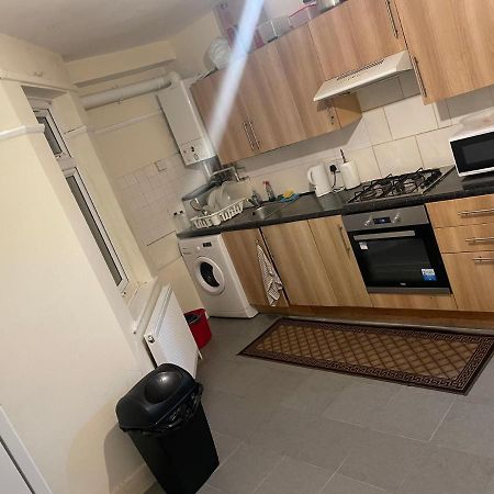 Welcome To Your New Home. Redbridge Extérieur photo