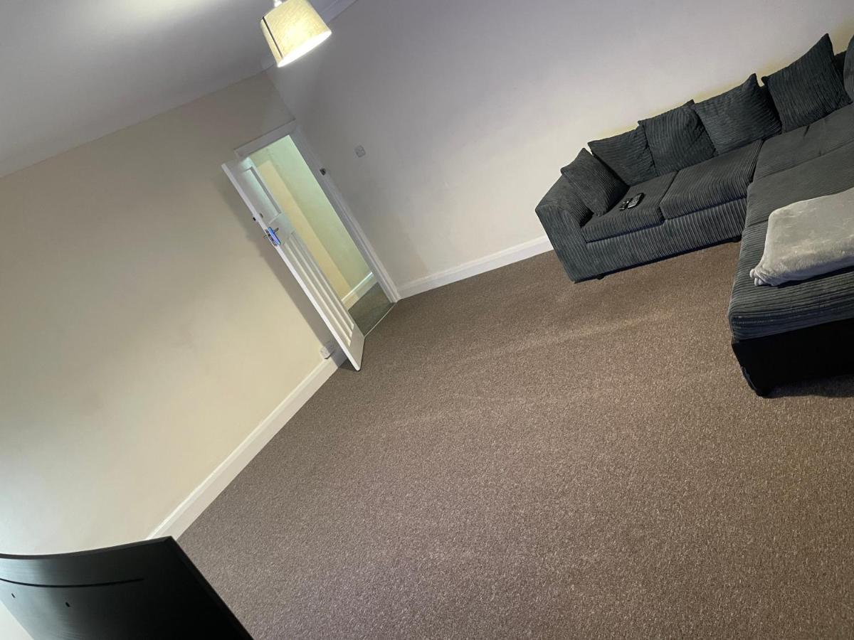 Welcome To Your New Home. Redbridge Extérieur photo