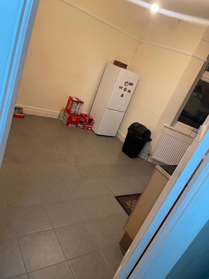 Welcome To Your New Home. Redbridge Extérieur photo