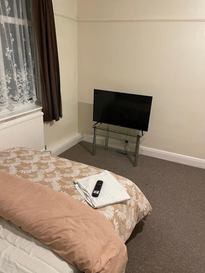 Welcome To Your New Home. Redbridge Extérieur photo